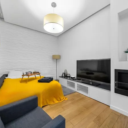 Apartment Downtown - Terrace, Location - By Rentujemy *