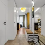 Downtown - Terrace, Location - By Rentujemy Apartmán Varšava