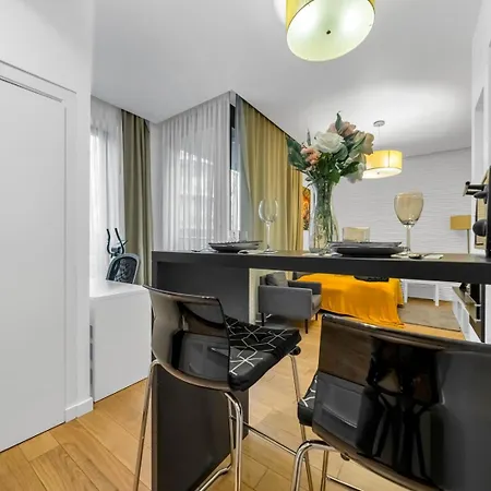 Downtown - Terrace, Location - By Rentujemy Appartement
