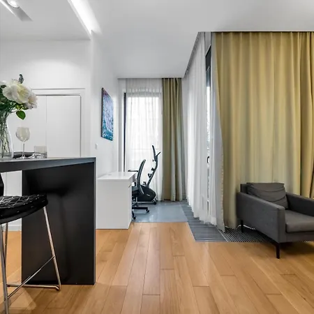 Apartamento Downtown - Terrace, Location - By Rentujemy *